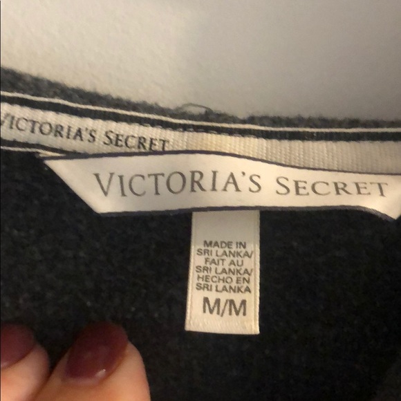 Victoria’s Secret zip - Picture 4 of 4